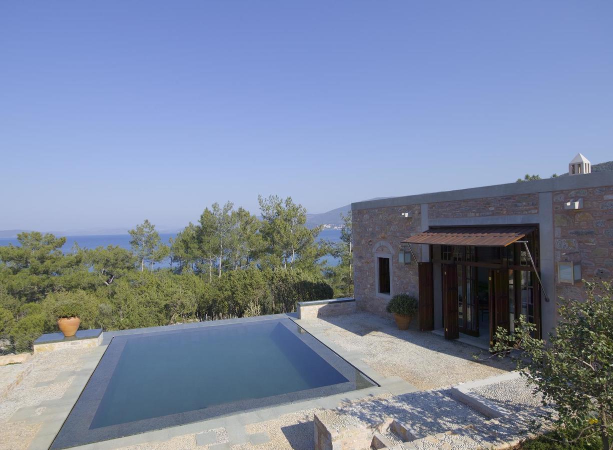 Pool Pavilion Deluxe Sea View